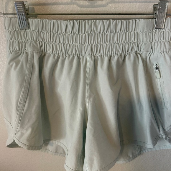 Lululemon Tracker Short V *4"
Island Mist size 6 run gym workout $68 lined - Picture 6 of 9